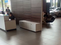 -成都中升之星奔驰4S店