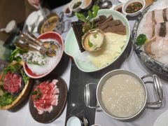 -红鼎豆捞·非遗鲍皇汤火锅(宝丰路店)