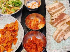 -臻牛烤肉