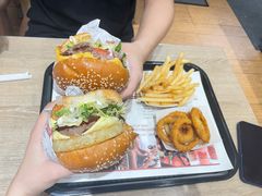 -The Habit Burger Grill 哈比特汉堡(爱琴海店)
