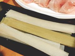 土豆宽粉-烹然四季椰子鸡火锅(团结湖总店)