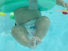 -蓝鲸奇亲子游泳俱乐部