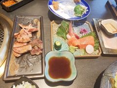 -铭牛烧肉·和牛海鲜自助(高新月牙湖店)