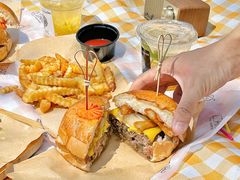 -LESCEDARS Brasserie Bistro香柏树