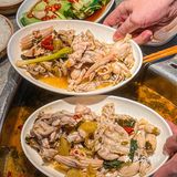 好家伙！头一次吃泡椒酸菜味蛙锅就沦陷了啦  