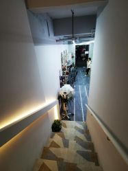 -茶发Salon·烫发染发理发