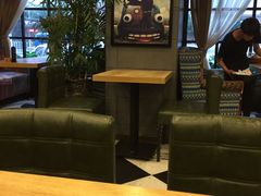 卡座-愉肴麻辣香锅(中山路店)