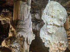 -波斯托伊纳溶洞