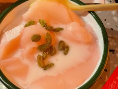 草莓冰粉-鹤江桥·红油牛肉粉(SKP店)