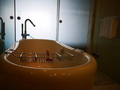 -上海滴水湖皇冠假日酒店