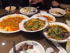 -东口码头·烧鸽子·鱼头泡饼·地方菜(金鹰悦城店)