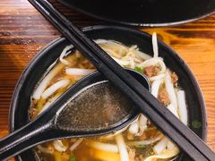 -丽虹云南过桥米线(兴工街店)