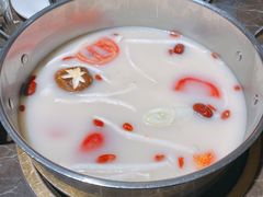 -三人行骨头王火锅(长寿店)