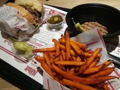 -The Habit Burger Grill 哈比特汉堡(复兴soho店)