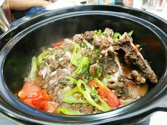 -刘姐啤酒鱼民族演艺餐厅(西街总店)