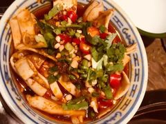 -沪小二炭火蛙锅(淮海中路美食不夜城店)