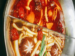 -湊湊火锅·茶憩(打浦桥日月光店)