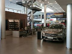 -天津波士信达奔驰4S店(卫津南路店)