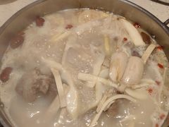 -三人行骨头王火锅(长寿店)
