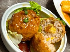 鸭蛋黄狮子头-闫府私房菜·百年鲁菜(恒隆店)