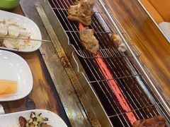 -哈尔滨小酒馆·鲜肉现穿自助烧烤(康新花园店)