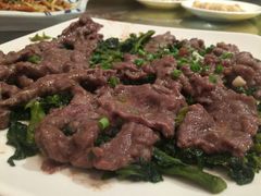 菜尖蒸牛颈-龙桥私厨·姜花菊花过桥鱼·顺德菜(容桂店)