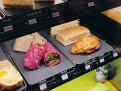 -星巴克(广州南站A18检票口楼上)