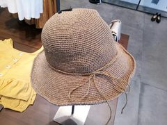 -URBAN REVIVO(上海中庚漫游城店)