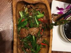 -老滇山寨•云南特色菜•地方菜•民族风情歌舞表演(金碧店)