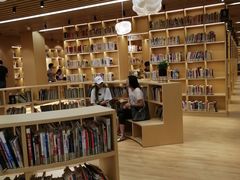 -漕河泾街道图书馆(漕河泾社区文化活动中心店)