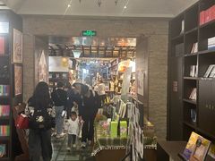 -钟书阁(松江泰晤士小镇店)