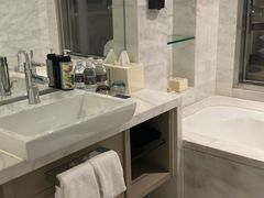 -上海漕河泾万丽酒店