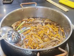 野生菌菇汤-乳仔牛牦牛汤锅 烤羊排(松潘古城店)
