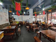 大堂-裕新楼粉面馆·石磨手工粉(四方坪店)