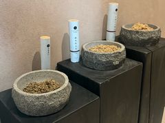 -灸春堂·艾灸·痛症·整脊连锁(之江银泰店)