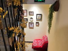 -小草屋轰趴馆别墅派对新场团建家庭聚会