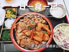 能量三拼烧肉饭-牛邸·烧肉饭(来福士店)