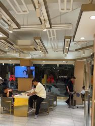-一東造型烫发染发
