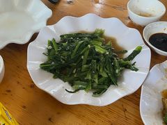 -粘豆包柴火铁锅炖