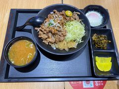 招牌炙烧肥牛丼-町门烤肉拌饭专门店(新天地店)