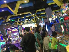 -反斗乐园π·电玩·高空拓展·蹦床(龙华天虹店)