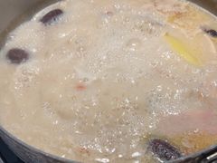 -洪氏嗨捞·广东猪肚鸡·椰子鸡火锅(西咸万象城店)