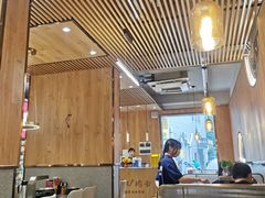 大堂-围炉肉舍•炭烤活鳗•丹东海鲜烤肉(步行街店)