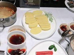 -红鼎豆捞·非遗鲍皇汤火锅(宝丰路店)