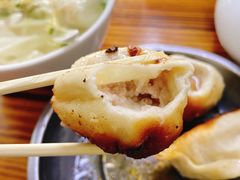 -黄阿姨锅贴大王(万航渡路店)