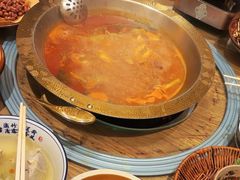-野山舂·贵州现舂酸汤牛肉(东山店)