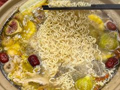 -沙胆彪炭炉牛杂煲(上海日月光广场店)