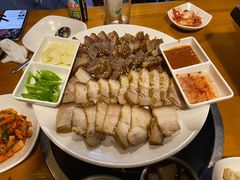 猪蹄-咕咕站韩国料理(紫金港店)