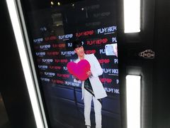 -PLAY HKPOP全息偶像演唱体验馆(威灵顿广场店)