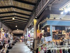 -席娜卡琳火车铁道夜市